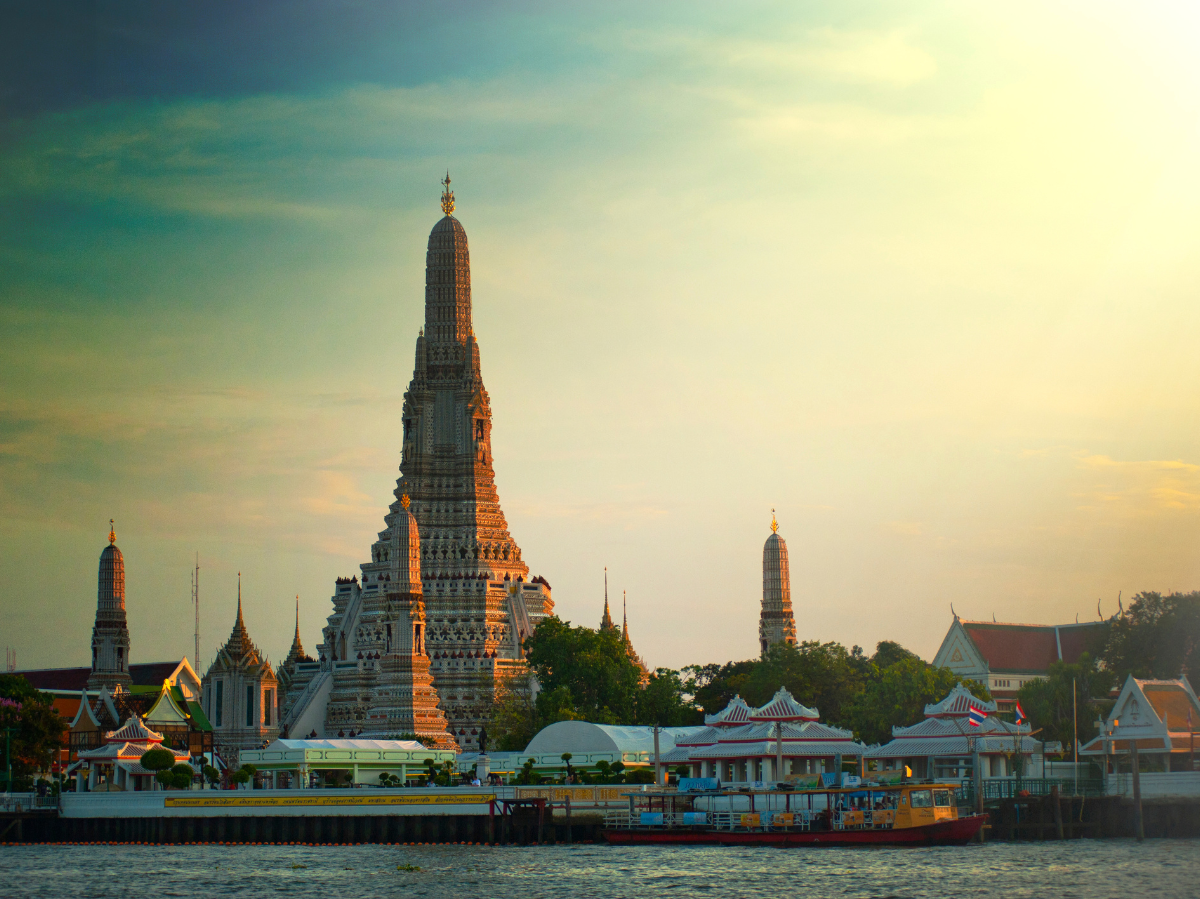 Nuanphimjai Lee Issaranukul: Pionierin der thailändischen Industrie und Symbol für Frauen in Führungspositionen